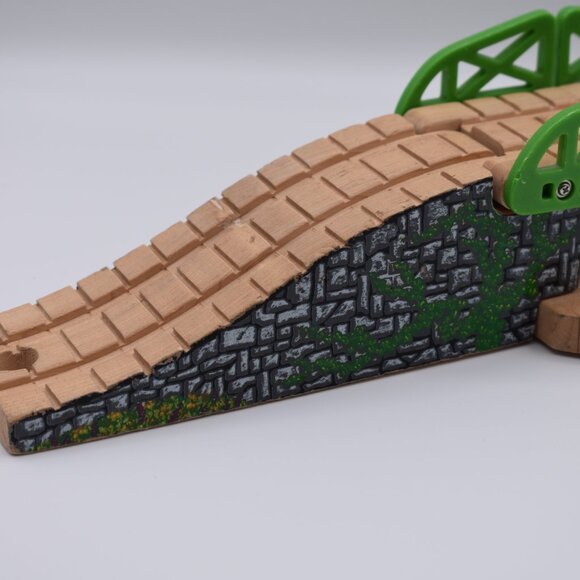 Thomas & Friends Wooden Railway Stone Bridge Wooden Draw Bridge Clickity Clack - Picture 3 of 11